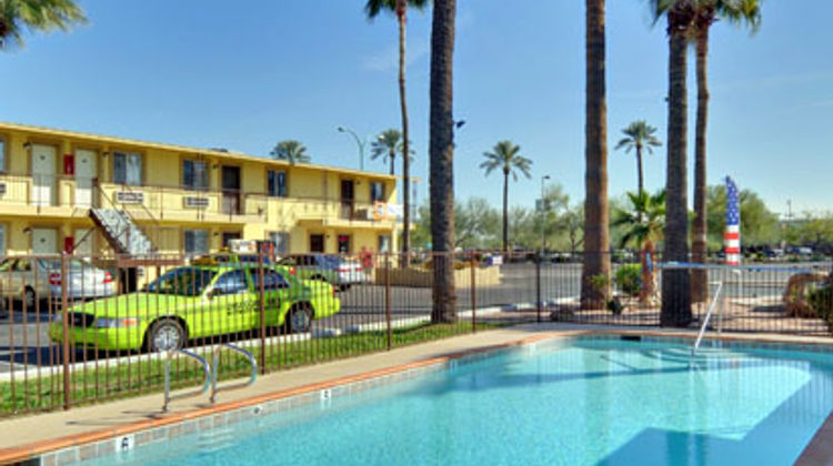 American Executive Inn Mesa Pool