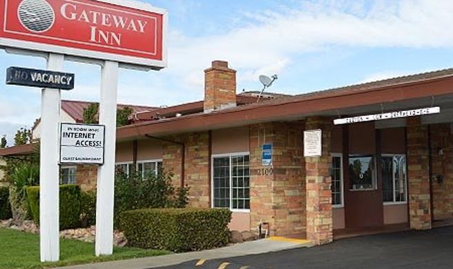 Gateway Inn Fairfield Exterior