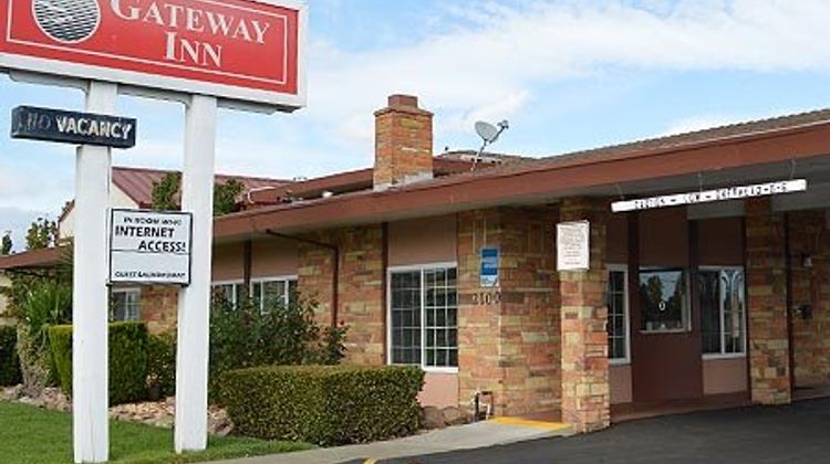 Gateway Inn Fairfield Exterior
