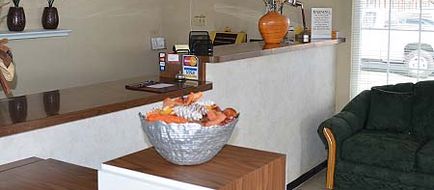 Gateway Inn Fairfield Lobby