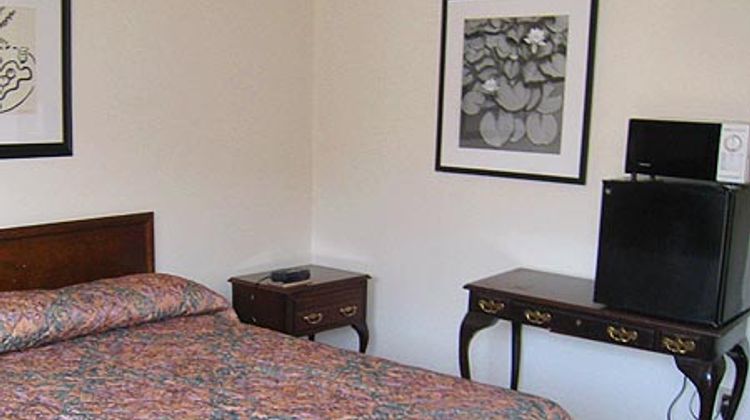 Mission Motel Lynwood Room