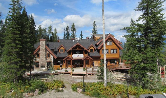 Winston Lodge & Spa Exterior
