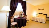 <b>Cheri Hall Suite</b>