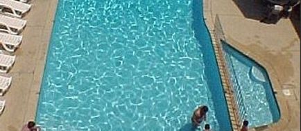 Skyview Manor Motel Pool