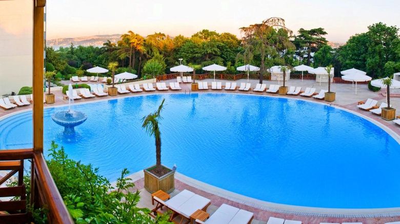 <b>Swissotel Living Pool</b>