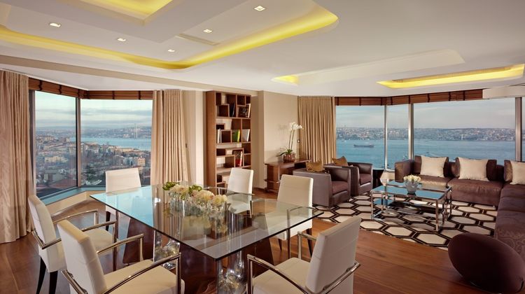 Swissotel Living Suite