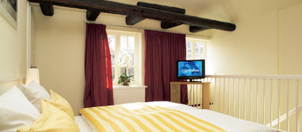 Schiefer Hotel Room