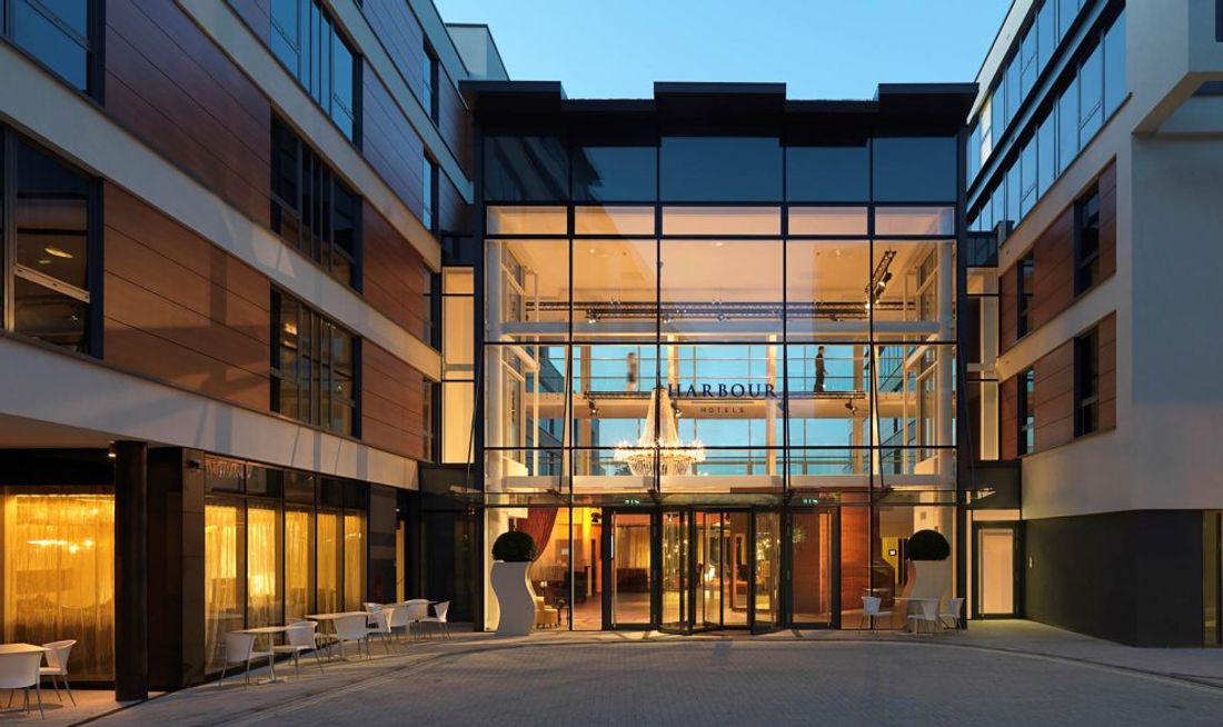 Guildford Harbour Hotel Exterior