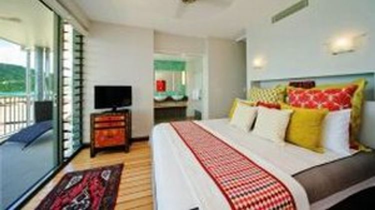 The Boathouse Apartments Room