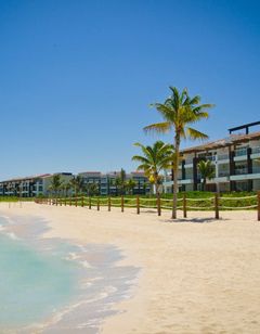 Mareazul Beach Front Resort