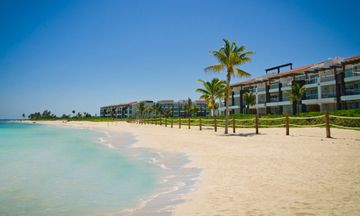Mareazul Beach Front Resort