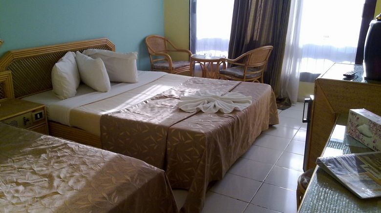 <b>Gaddis Luxor Hotel, Suites & Apartments Suite</b> <b>Gaddis Luxor Hotel, Suites & Apartments Suite</b>