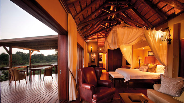 <b>Lion Sands Narina Lodge, Sabi Sands Room</b>