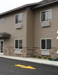 Canby Inn And Suites