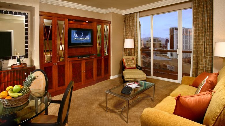 <b>Luxury Suites Intl at The Signature Suite</b> <b>Luxury Suites Intl at The Signature Suite</b>