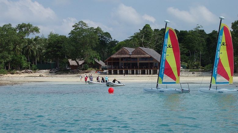 Lope Lope Adventure Lodge Exterior