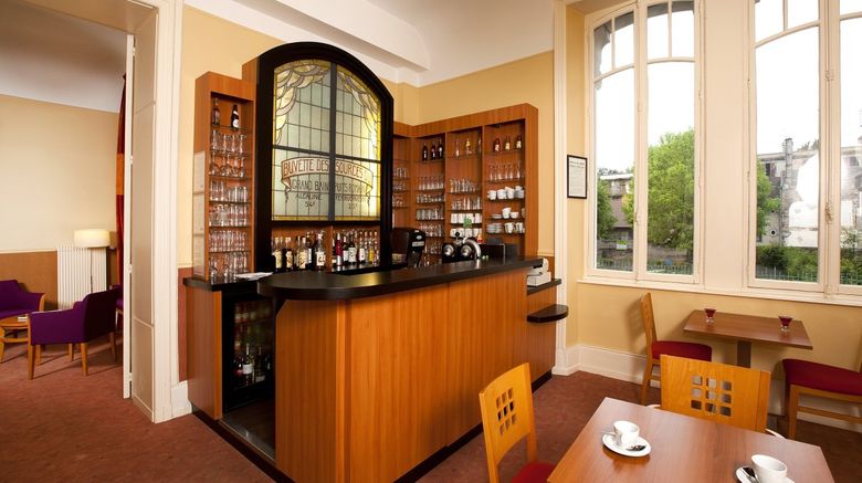 <b>Le Metropole Restaurant</b>