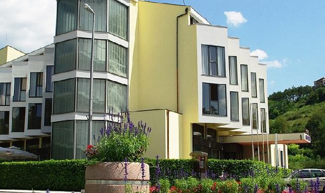 Hotel Fontana Exterior