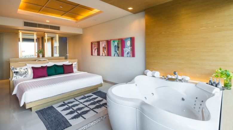 <b>The Kee Resort and Spa Suite</b> <b>The Kee Resort and Spa Suite</b>