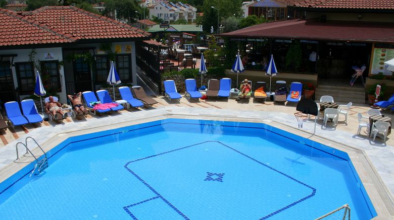 <b>Hisar Holiday Club Hotel Pool</b>