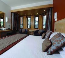 Canterbury Cathedral Lodge Suite