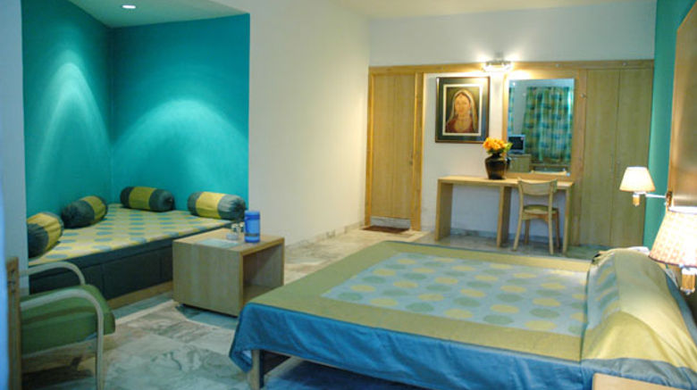 <b>Hotel Gorbandh Room</b>