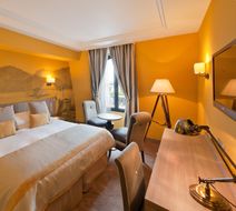 Le Nouveau Monde Hotel & Spa Room