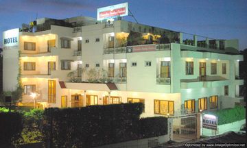 Hotel Chandra Pushp Palace