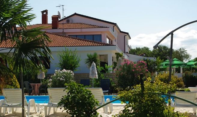 Hotel Villa Holiday Exterior