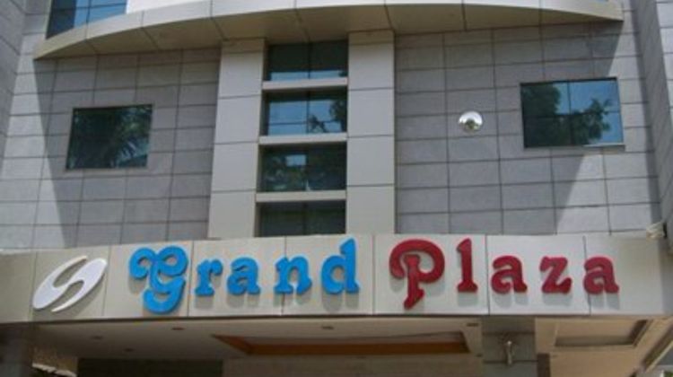 Super OYO Capital O Hotel Grand Plaza Exterior