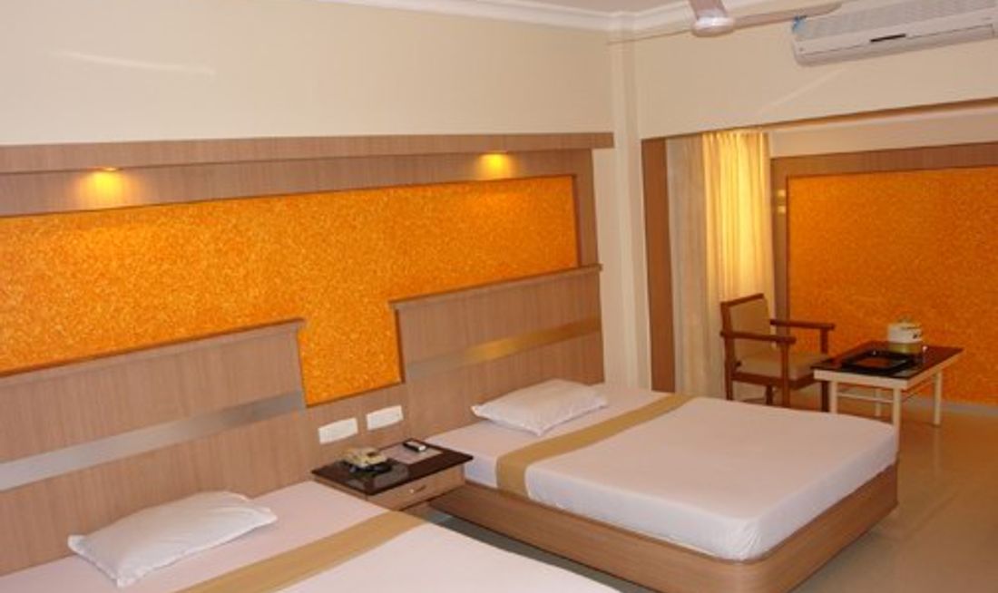 Hotel Sree Murugan Room