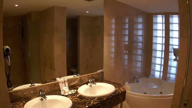 <b>Hotel Spa Cadiz Plaza Health</b>