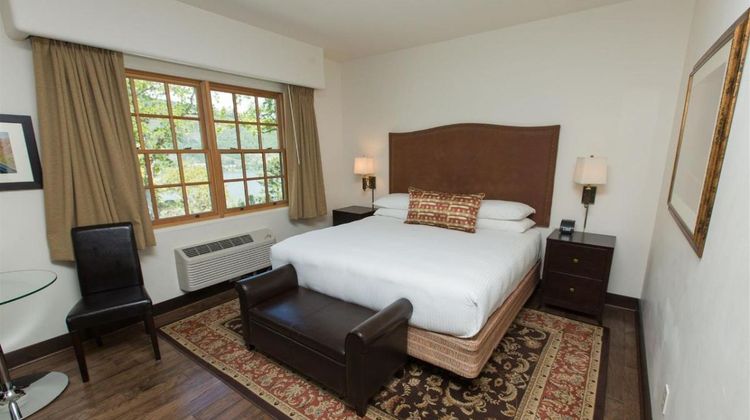 Columbia Cliff Villas Hotel Room