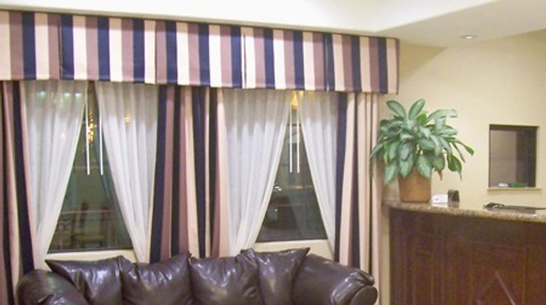 <b>Executive Inn & Suites Jewett Lobby</b>