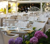 Villa Elena Hotel & Residences Restaurant