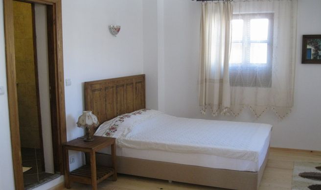 Naz Han Hotel Room