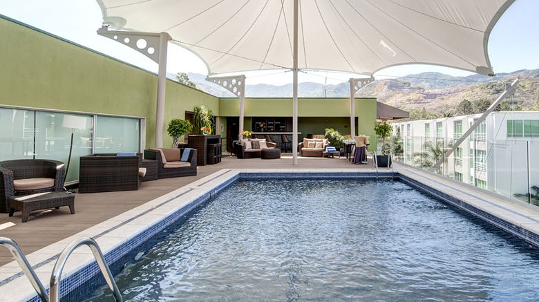 <b>Studio Hotel Pool</b>
