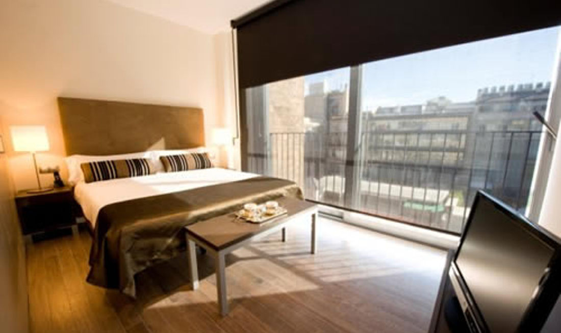 Casp 74 Apartamentos Room