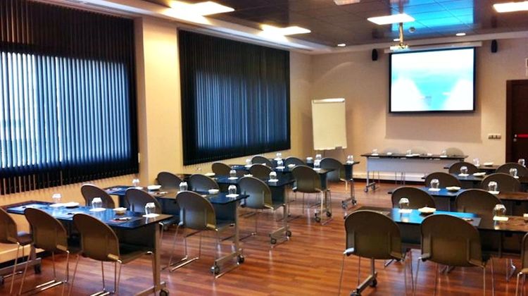 Tach Hotel Meeting