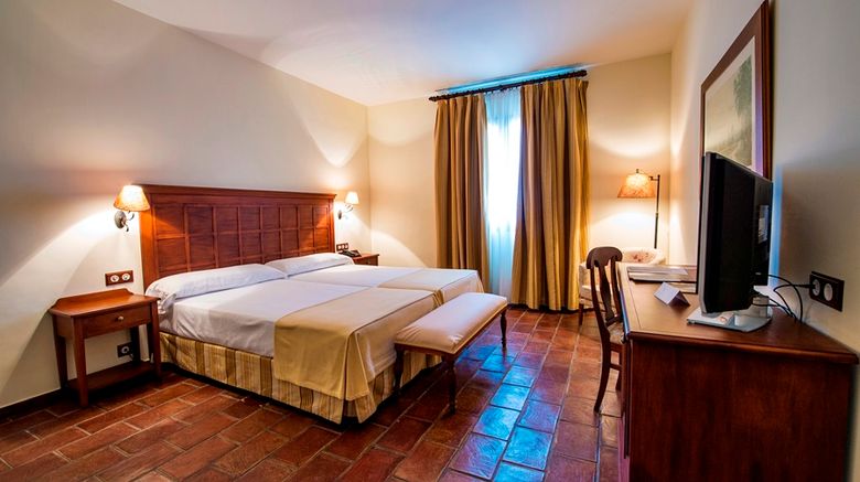 <b>Cortijo Santa Cruz V Serena Room</b>