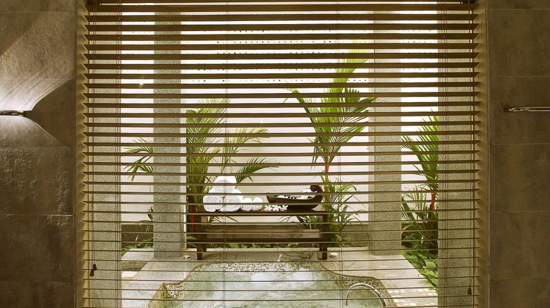<b>The LaLiT Resort & Spa Bekal Health</b>