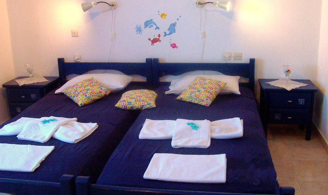Apokoros Family Hotel Apts Room