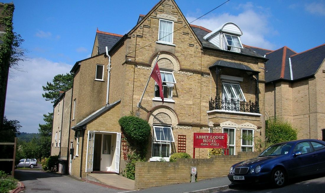 Abbey Lodge Hotel Exterior