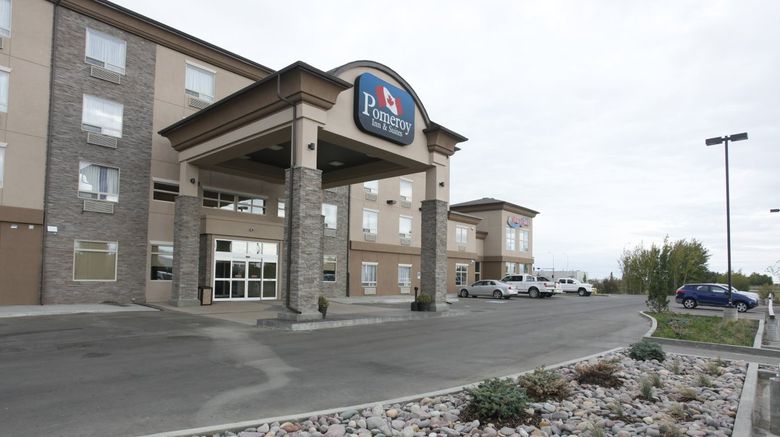 <b>Vegreville Suites Exterior</b>