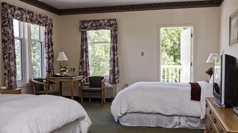 <b>Stone Willow Inn Room</b>
