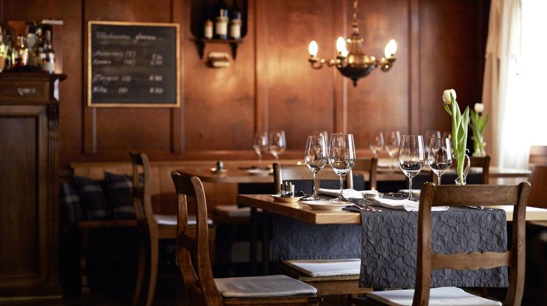 <b>Boutique-Hotel Schluessel, Beckenried Restaurant</b> <b>Boutique-Hotel Schluessel, Beckenried Restaurant</b>