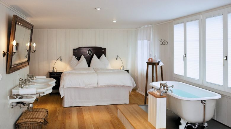 <b>Boutique-Hotel Schluessel, Beckenried Room</b> <b>Boutique-Hotel Schluessel, Beckenried Room</b>
