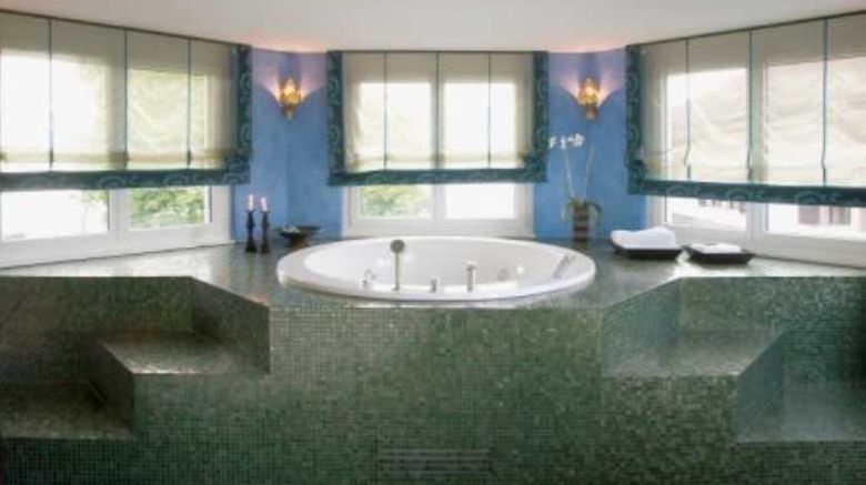 <b>Seerose Classic & Elements Swiss Q Hotel Spa</b>