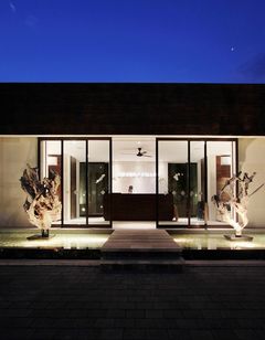 eqUILIBRIA Hotels Seminyak