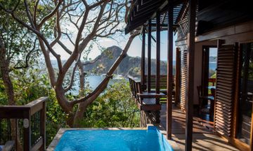 Aqua Oceanfront Resort